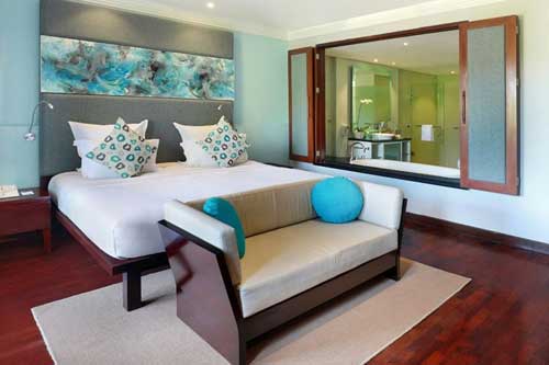 Deluxe King Bed With  Balcony 2