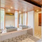 Bungalow Room 6