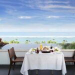 Oceanfront Honeymoon Pool Suite 3